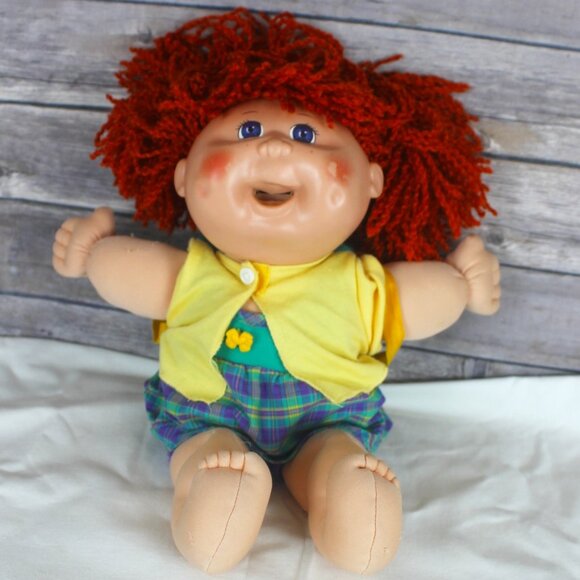 Redhead Cabbage Patch Doll with Back Pack Green Dress Yellow Cardigan Snacktime